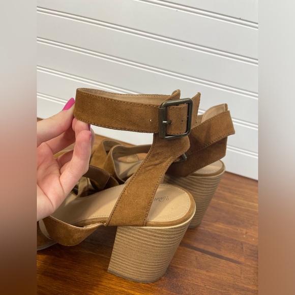 Universal Thread Target Brown Suede Strap Block Heels With Buckle 10 Women’s GUC - Picture 6 of 10